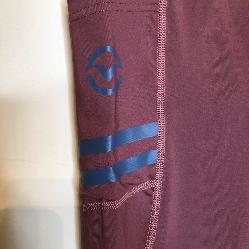 Virus capri leggings  Size Small - Picture 3 of 9